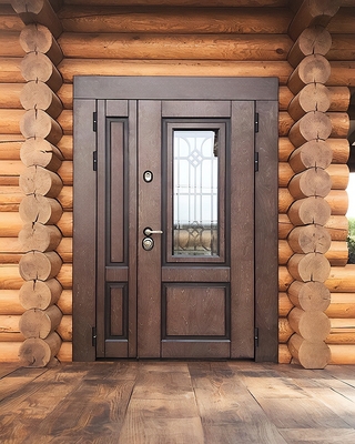 Полуторная дверь в бревенчатом доме Полуторная дверь в бревенчатом доме